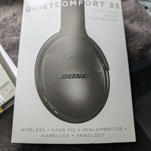 Bose QuietComfort 35 Acoustic Noise Cancelling Headphones